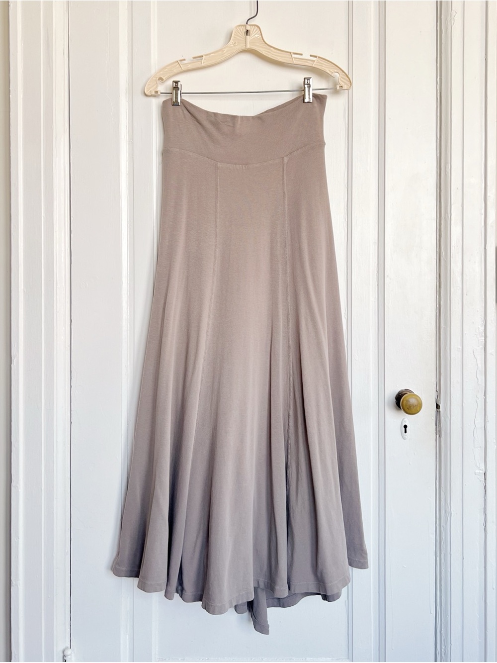 James Perse • taupe jersey knit maxi skirt cotton gored flare flowy pull on